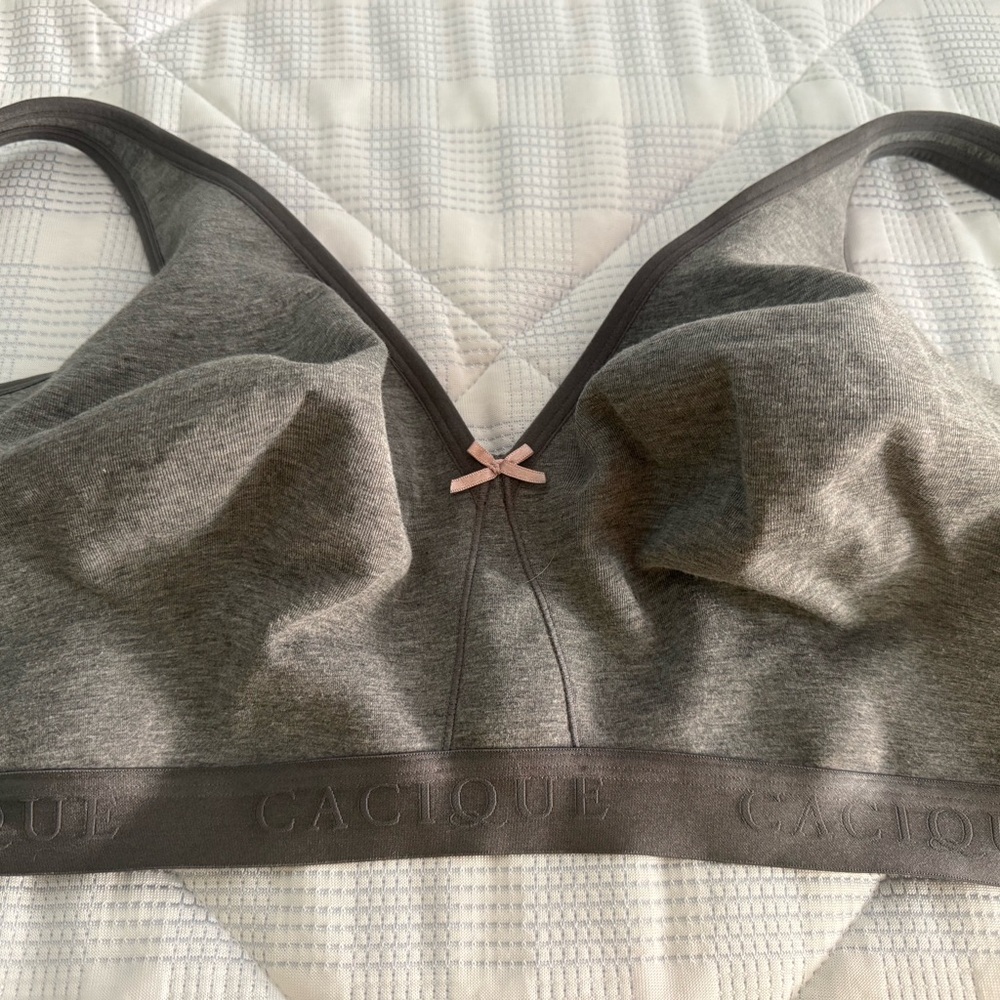 Lot of 7 Cacique Wire Free Bras 46DD - Picture 13 of 16